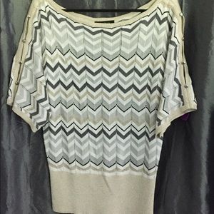 Like new White House Black Market Top